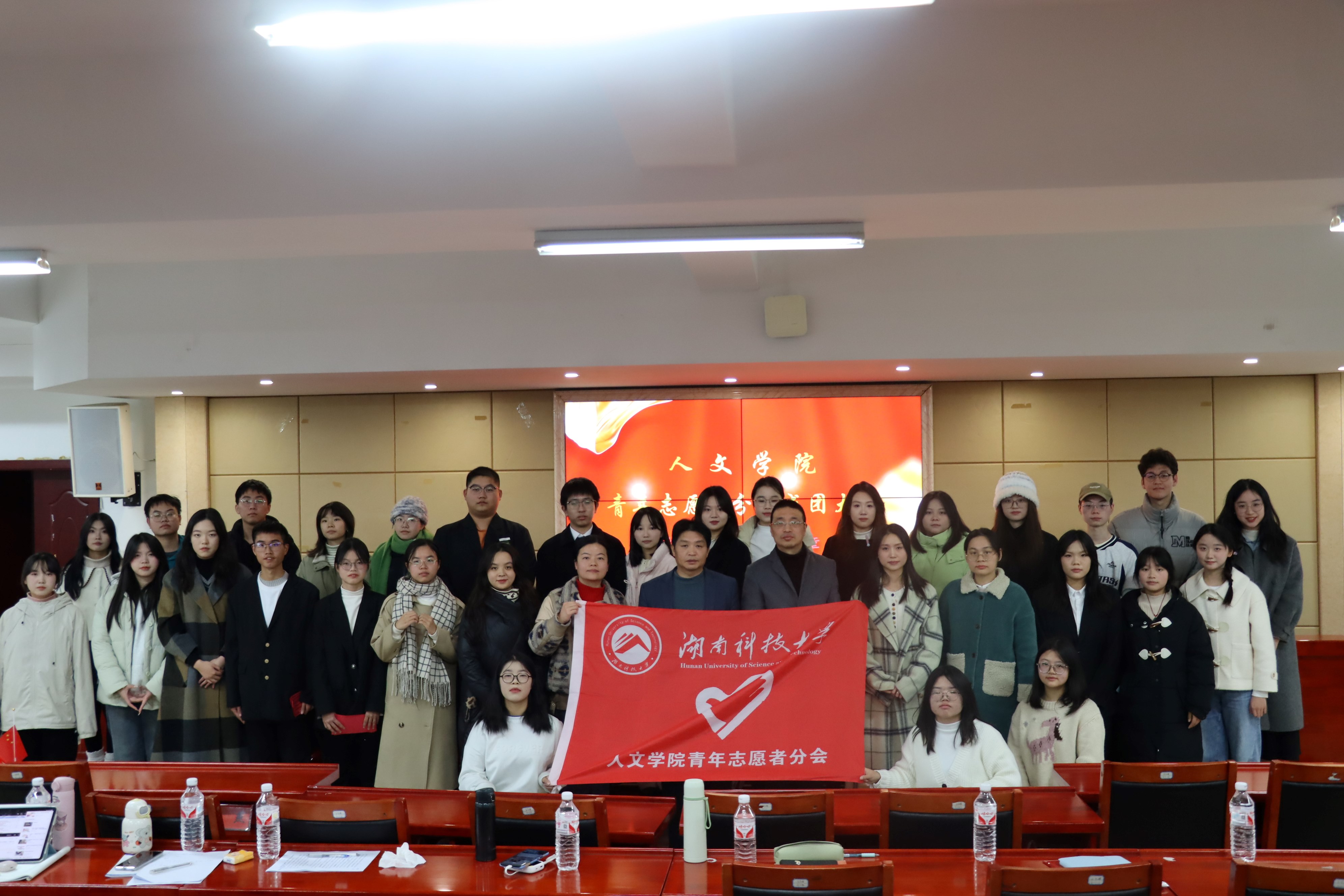 14f3a4117da244af835d8d833f6065ee.jpg 14f3a4117da244af835d8d833f6065ee.jpg